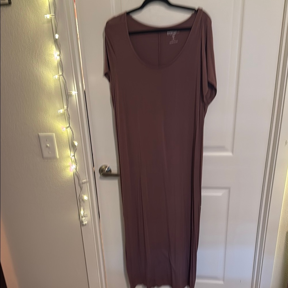 Elegant Mauve Maxi Dress